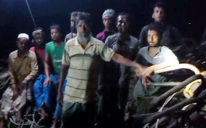 বঙ্গোপসাগরে ভাসতে থাকা ১২ জেলেকে উদ্ধার
