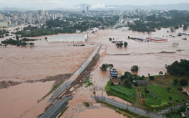 ব্রাজিলে ভয়াবহ বন্যায় নিহত বেড়ে ৯০, নিখোঁজ শতাধিক