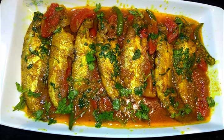 গরমে প্রশান্তি দেবে আম-পাবদার ঝোল