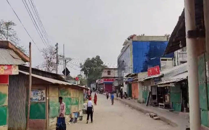 কেএনএফ আতঙ্কে উৎসব মাটি, থানচি ছাড়ছে বহু মানুষ