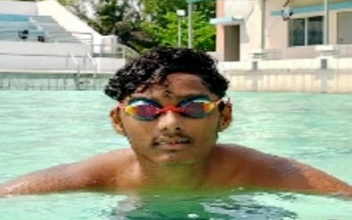 জাতীয় সাঁতার দলে ডাক পেলেন বোচাগঞ্জের আয়ন