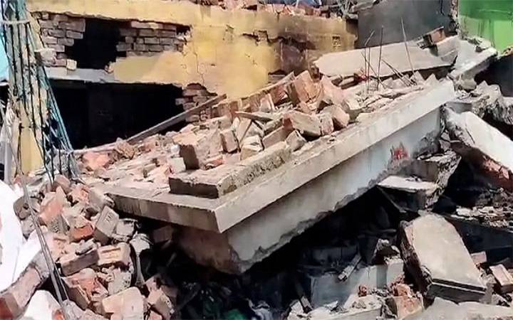 পশ্চিমবঙ্গের কোলাঘাটে বাজি কারখানায় বিস্ফোরণ