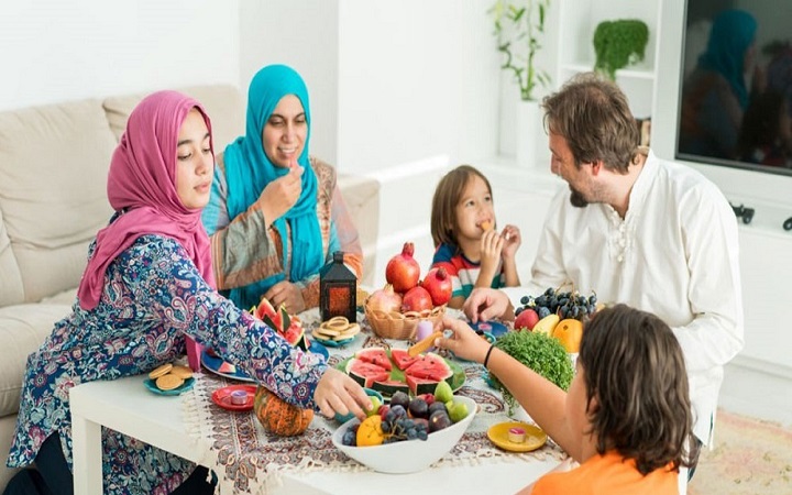 খাওয়ার সময় সালাম, ইসলাম কী বলে?