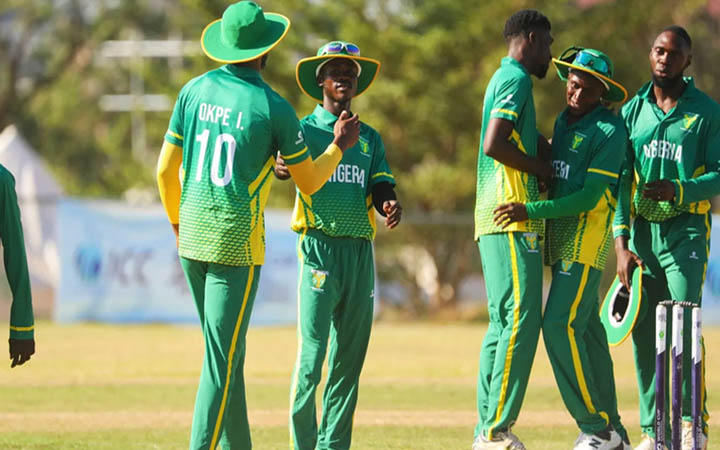 ২৭১ রানের জবাবে মাত্র ৭ রানে অলআউট, লজ্জার রেকর্ড