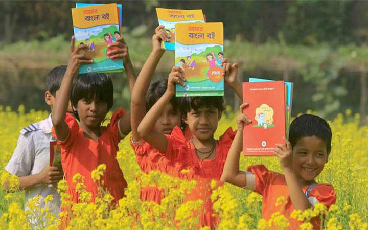 জানুয়ারিতেই পাঠ্যবই পাবে শিক্ষার্থীরা