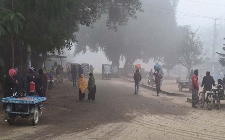 পঞ্চগড়ে বইছে মৃদু শৈত্যপ্রবাহ, তাপমাত্রা ৯.৮ ডিগ্রি