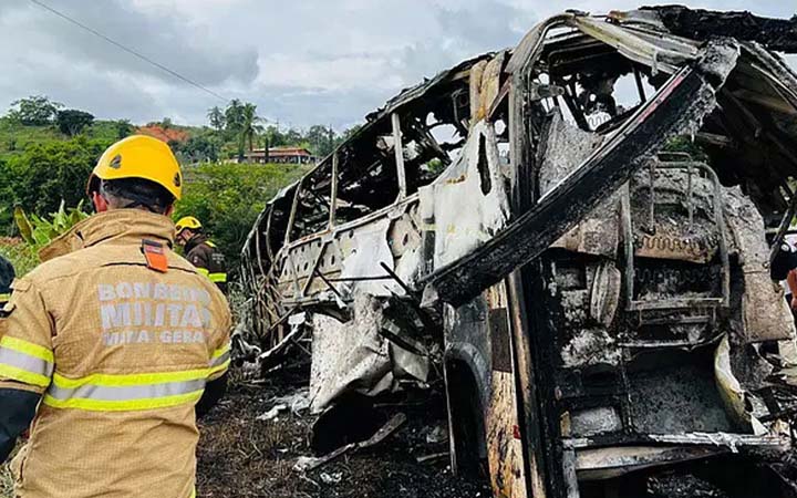 ব্রাজিলে বাস-ট্রাক সংঘর্ষে নিহত ৩৮