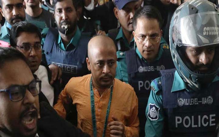 চিন্ময়কে আদালতে তোলা হবে আজ, কঠোর নিরাপত্তায় আইনশৃঙ্খলা বাহিনী