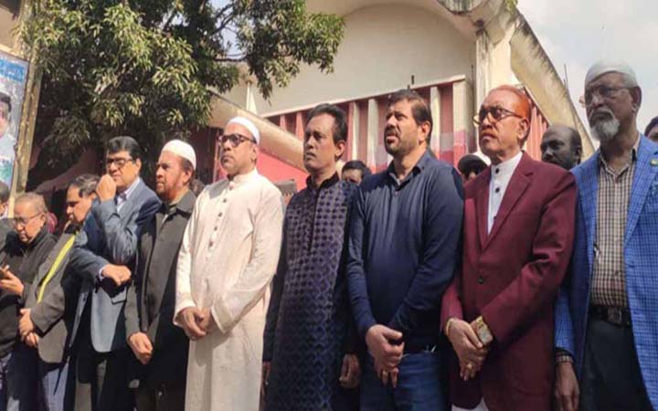 শেষবারের মতো চিরচেনা কর্মস্থল এফডিসিতে প্রবীর মিত্র