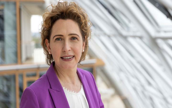 সম্পর্ক জোরদার করতে চায় ইইউ, ঢাকায় ইআইবির ভাইস প্রেসিডেন্ট