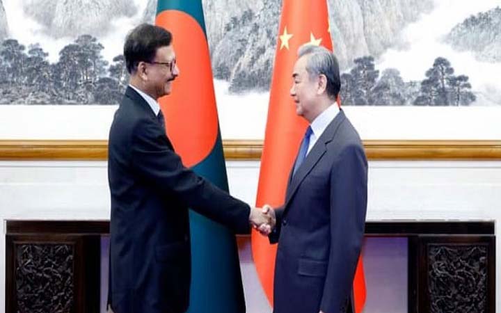 আমরা সবসময় বাংলাদেশকে অগ্রাধিকার দেই: চীনা পররাষ্ট্রমন্ত্রী