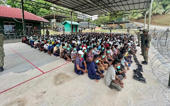 মালয়েশিয়ায় ১৭১ বাংলাদেশি কর্মী আটক