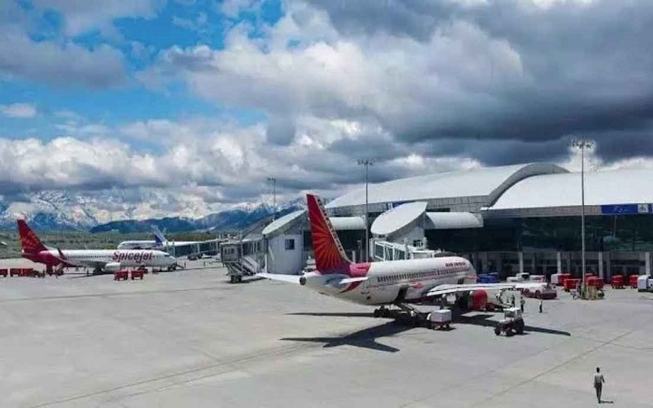 যুদ্ধে বন্ধ থাকা ৩২টি বিমানবন্দর খুলে দিলো ভারত