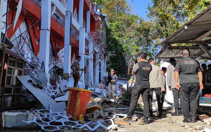 ইন্দোনেশিয়ায় ৭.৪ মাত্রার শক্তিশালী ভূমিকম্প, সুনামি সতর্কতা