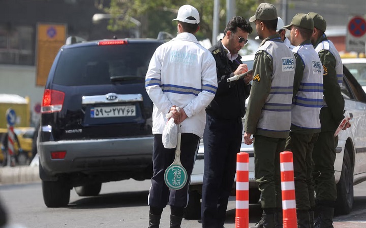 ইরানে হিজাব না পরা নারীদের ওপর ব্যাপক ধরপাকড়