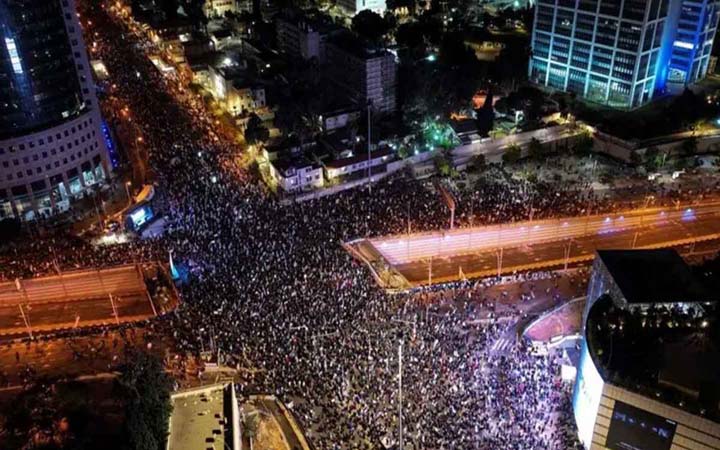 ইসরায়েল হামলা অব্যাহত রাখলে ‘কফিনে’ ফিরবে বন্দীরা: হামাস