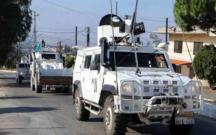 গেট ভেঙে লেবাননে শান্তিরক্ষী ঘাঁটিতে ইসরায়েলের ট্যাংক