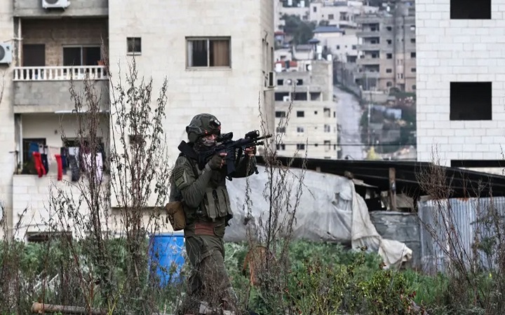 ইসরায়েলি হামলায় প্রাণ গেল অন্তঃসত্ত্বা ফিলিস্তিনি নারীর