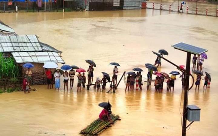 কক্সবাজারে বন্যা পরিস্থিতি অপরিবর্তিত পানিবন্দি ৪ লাখ মানুষ