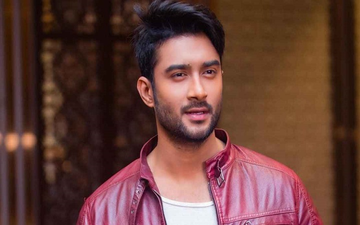 বাবা হলেন রোশান