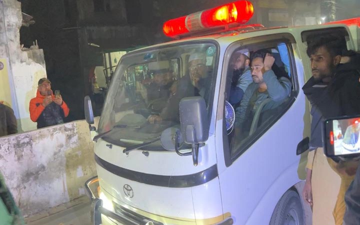 স্ত্রী-সন্তানকে জেলগেটে শেষবিদায় দিলেন ছাত্রলীগ নেতা সাদ্দাম