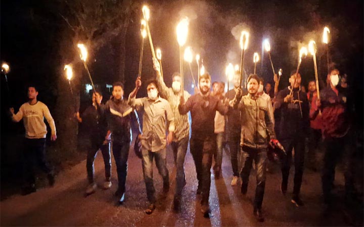 অবরোধ সমর্থনে জয়পুরহাটে যুবদলের মশাল মিছিল