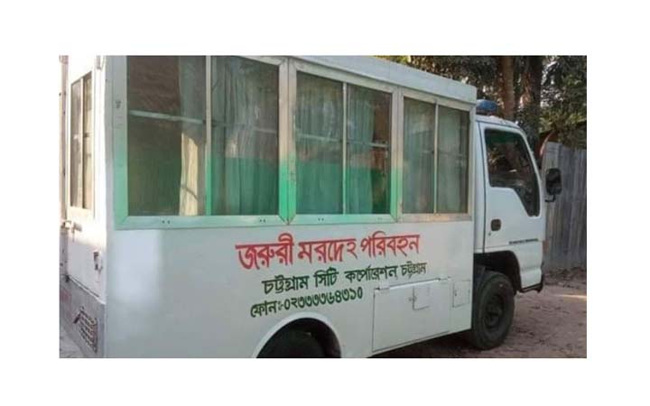গাড়িতে পড়ে আছে বাবার লাশ, টাকা ভাগাভাগিতে ব্যস্ত সন্তানরা