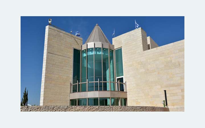 ইসরায়েলের সুপ্রিম কোর্টে প্রথম মুসলিম বিচারক খালেদ কাবুব