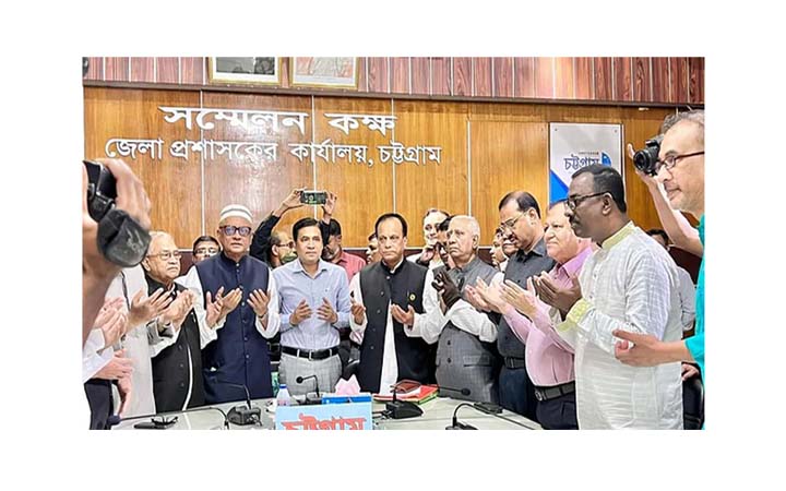 ভোটের দায়িত্ব থেকে সরিয়ে দেয়া হলো চট্টগ্রামের সেই ডিসিকে