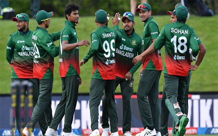 টসে জিতে ব্যাটিংয়ে বাংলাদেশ