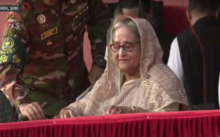 আওয়ামী লীগের জনসভা মঞ্চে শেখ হাসিনা