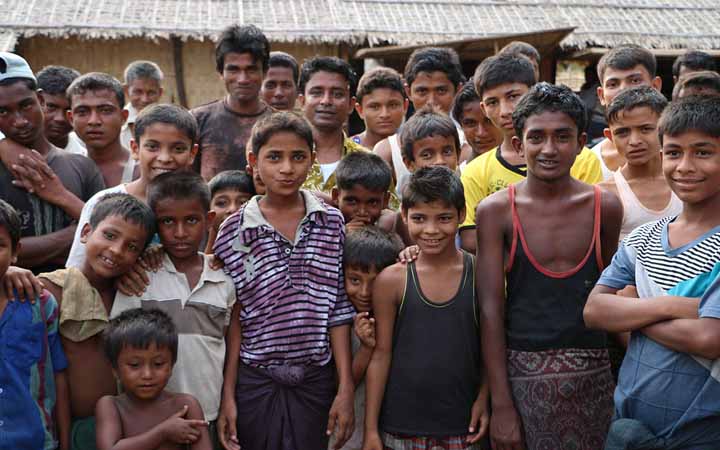 রোহিঙ্গাদের পূর্ণ নাগরিক অধিকার ফিরিয়ে দেয়ার আহ্বান