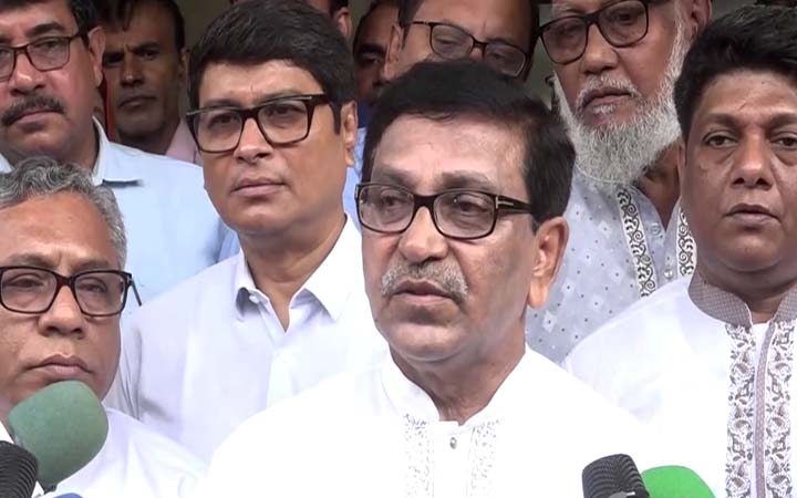 চাপ ও অস্বস্তি থাকলেও যথাসময়েই নির্বাচন হবে : হানিফ