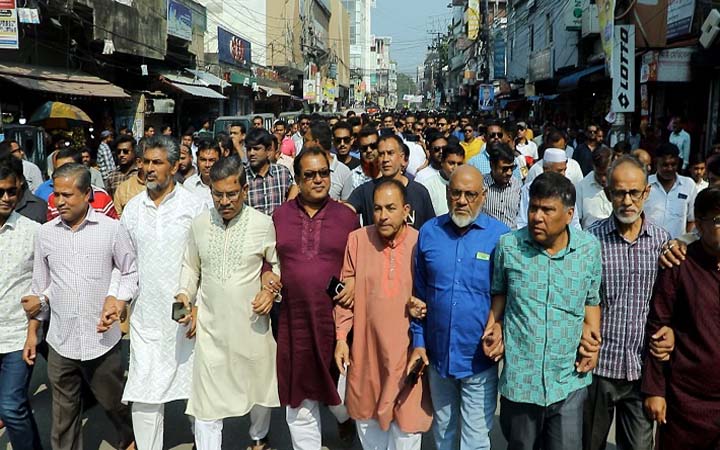 পাবনায় শান্তিপূর্ণভাবে হরতাল পালিত, হরতাল বিরোধী শান্তি সমাবেশ করেছে আওয়ামীলীগ