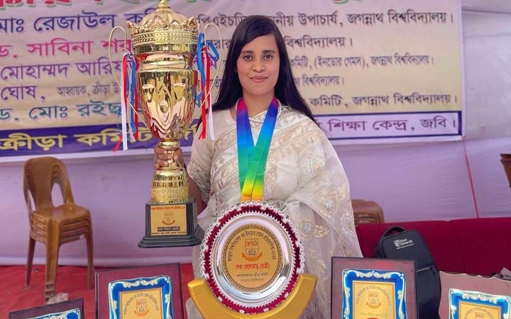 জবিতে সেরা খেলোয়াড় নির্বাচিত হয়ে রেকর্ড গড়লেন তামান্না