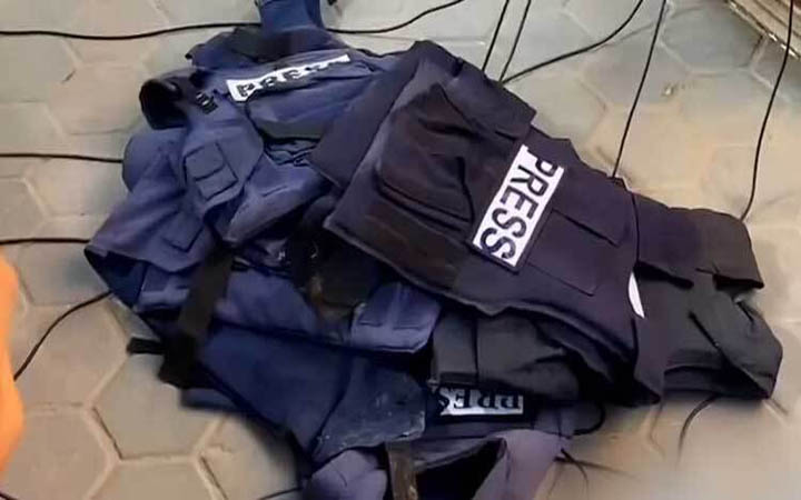 গাজায় হাসপাতালের পাশে ইসরায়েলি হামলায় ৫ সাংবাদিক নিহত