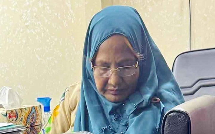 জবি সাবেক অধ্যাপক আনোয়ারা বেগম গ্রেফতার