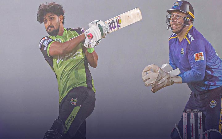 ব্যাটিং ঝড়ে চট্টগ্রামকে ‘সারপ্রাইজ’ করে দেন খালেদ