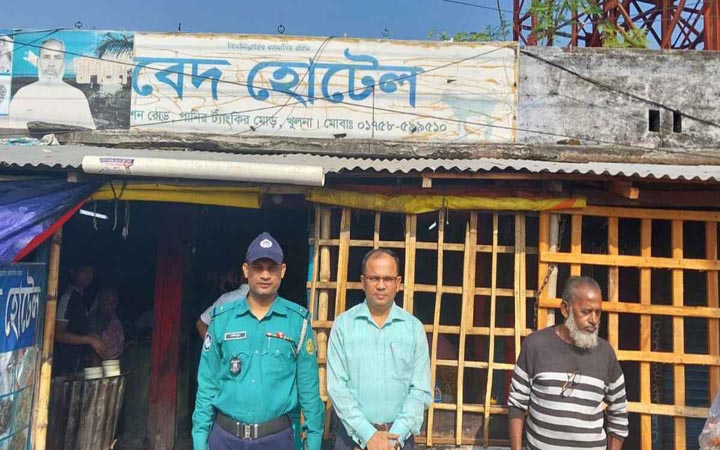 খুলনায় ২২ প্রতিষ্ঠানকে ৩ লাখ টাকা জরিমানা