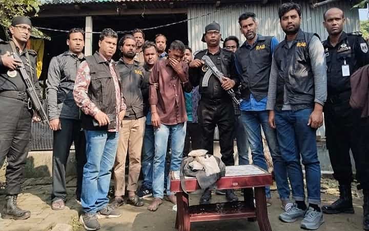 ধামরাইয়ে র‍্যাবের অভিযান আড়াই কোটি টাকার হেরোইনসহ গ্রেফতার ১