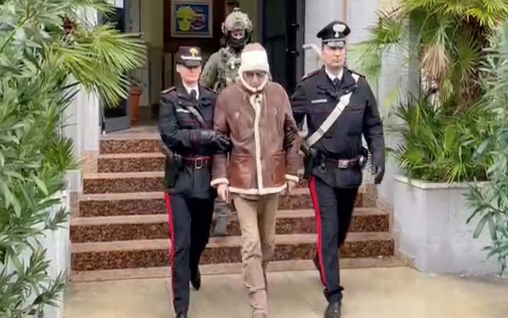 ইতালির দুর্ধর্ষ ‘মাফিয়া বস’ ৩০ বছর পর যেভাবে ধরা পড়লেন
