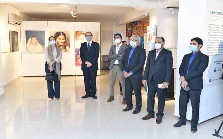 প্রধানমন্ত্রীকে নিয়ে শিল্পকর্ম প্রদর্শনীতে মুগ্ধ বৃটেন ও তুরস্কের রাষ্ট্রদূত