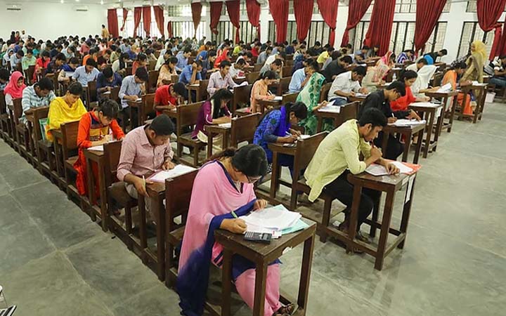 ঢাবি’র ভর্তি পরীক্ষা ৩ জুন থেকে, আবেদন ফি এক হাজার
