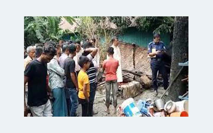 নোয়াখালীতে আগুনে পুড়ে ভাই-বোনের মৃত্যু