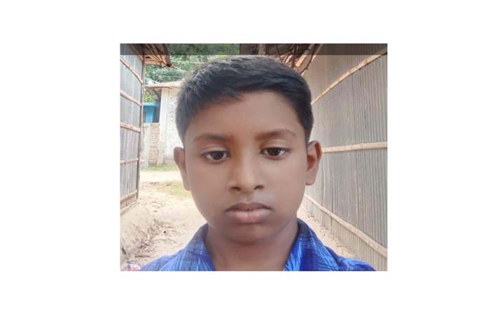 নিপাহ ভাইরাসে মারা যাওয়া শিশুর বাড়িতে আইইডিসিআর এর  তথ্য উপাত্ত্ব সংগ্রহ