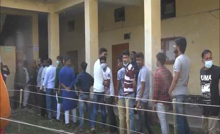 যশোর সদর উপজেলা চেয়ারম্যান পদে উপ-নির্বাচনে ভোট গ্রহণ শুরু