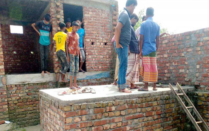 দিনাজপুরে সেপটিক ট্যাংকে নেমে ৩ শ্রমিকের মৃত্যু