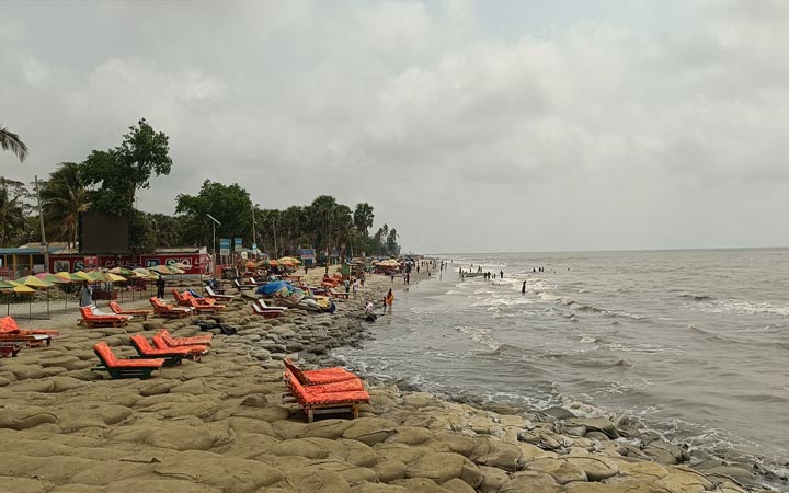 কুয়াকাটা সৈকতে আবারো ভেসে এলো অর্ধগলিত মরদেহ