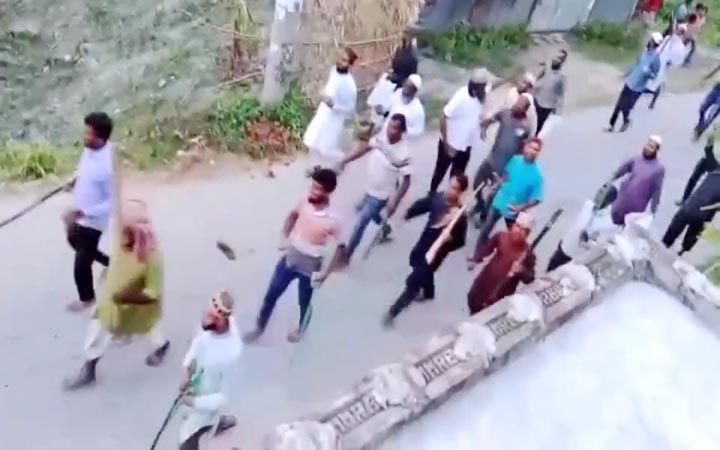 কুষ্টিয়ায় মেলা বসানো নিয়ে জামায়াত-বিএনপি সংঘর্ষ, আহত ১৫