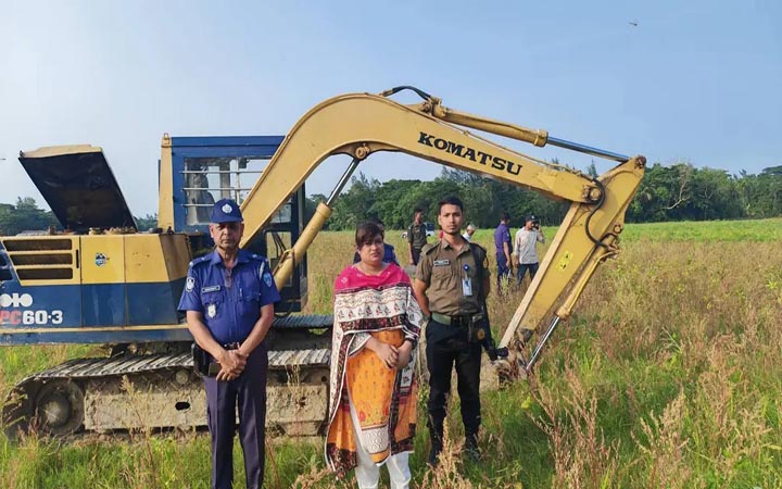 কৃষি জমির মাটি কেটে বিক্রি, দুই ব্যক্তিকে দেড় লাখ টাকা জরিমানা